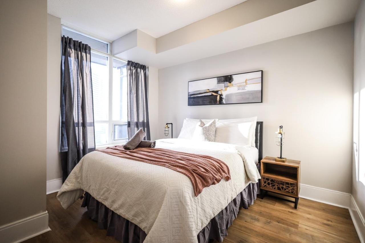 Luxury Apartments In Mississauga Extérieur photo